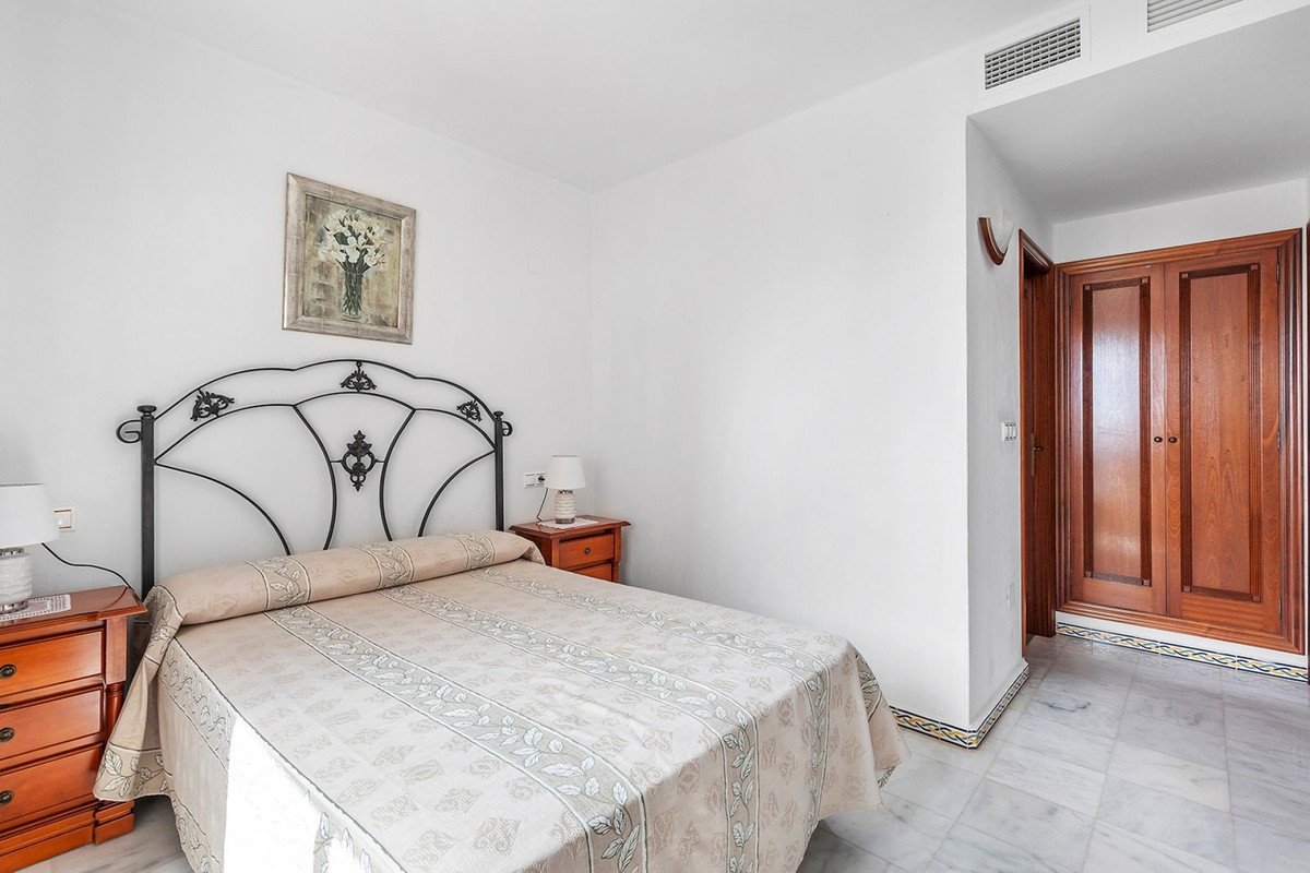 2 Bed Middle Floor Apartment in Playa de los Locos