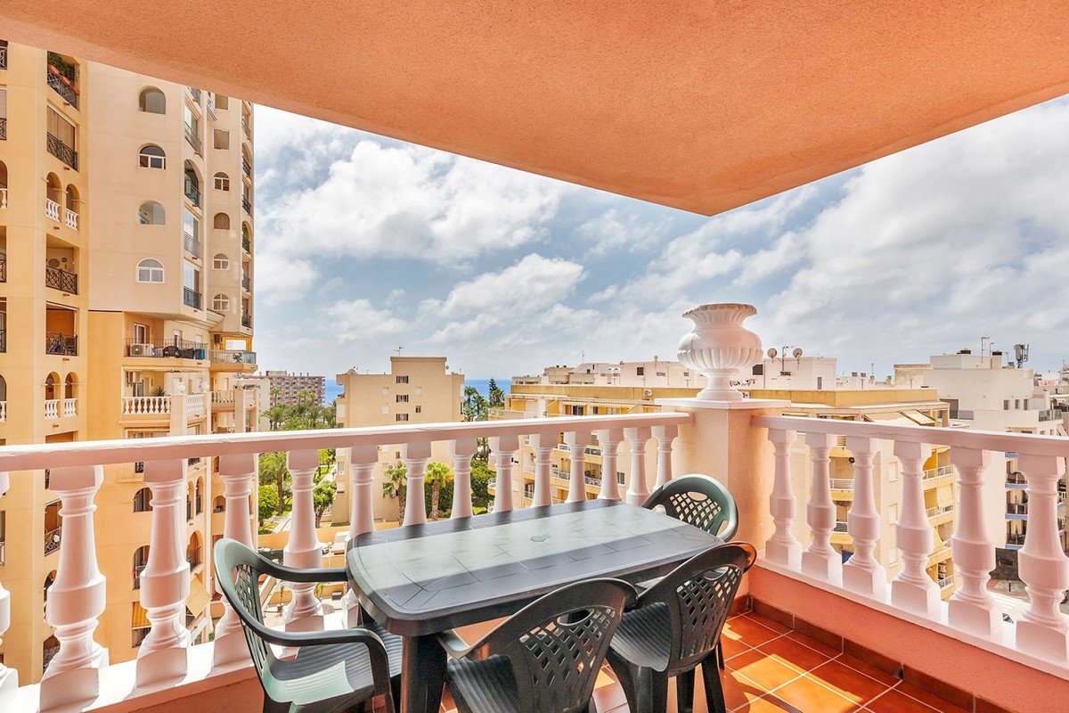 2 Bed Middle Floor Apartment in Playa de los Locos