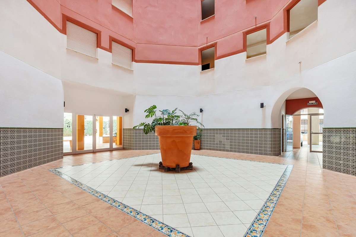 2 Bed Middle Floor Apartment in Playa de los Locos