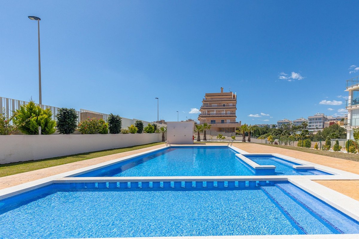 2 Bed Ground Floor Apartment in La Zenia