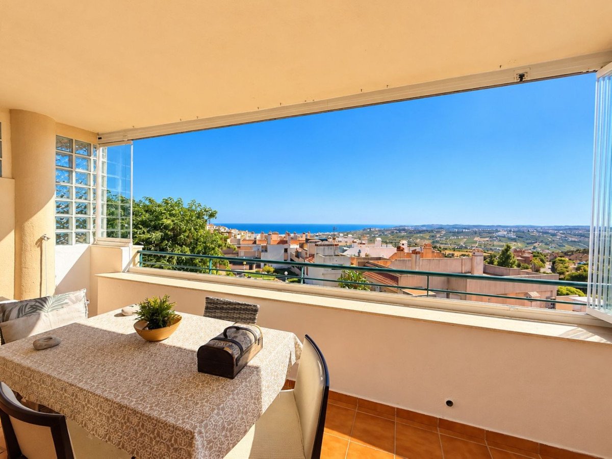 3 Bed Middle Floor Apartment in Doña Julia