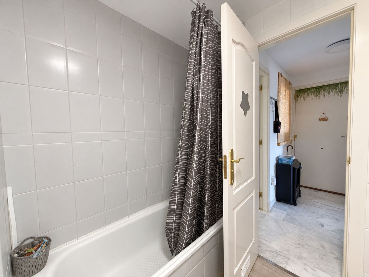 3 Bed Middle Floor Apartment in Doña Julia