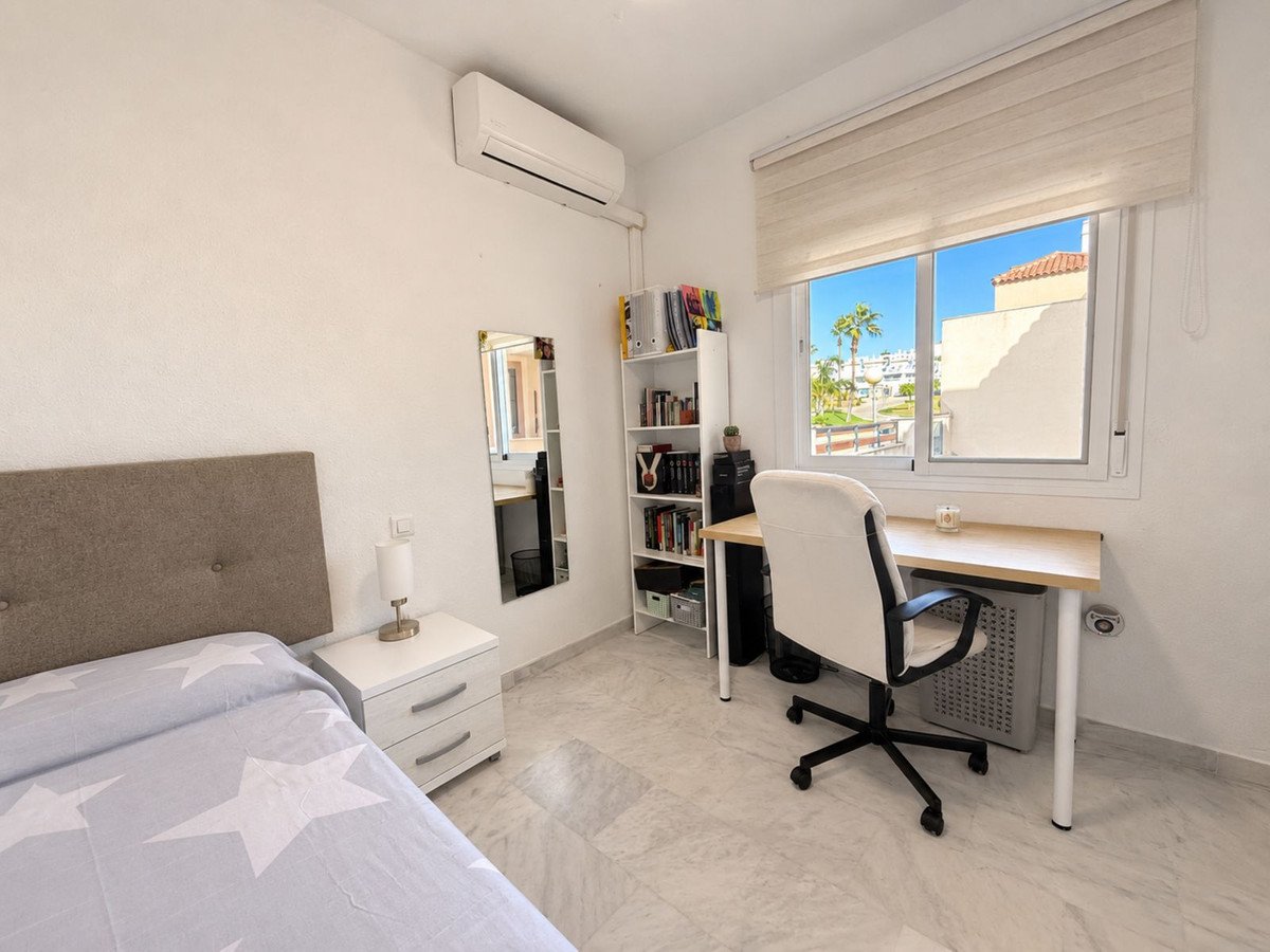3 Bed Middle Floor Apartment in Doña Julia