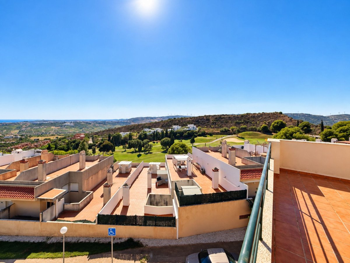 3 Bed Middle Floor Apartment in Doña Julia