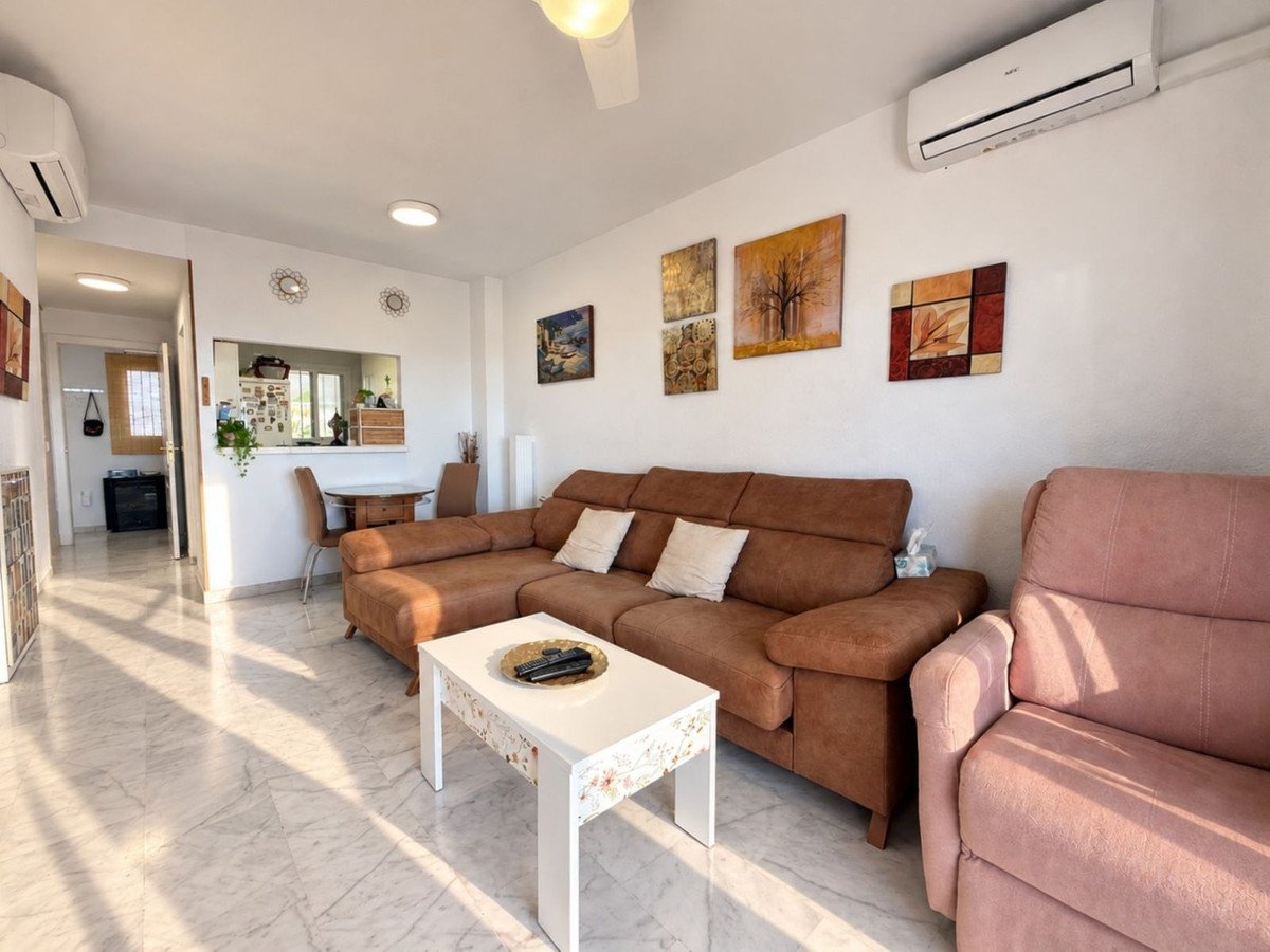 3 Bed Middle Floor Apartment in Doña Julia