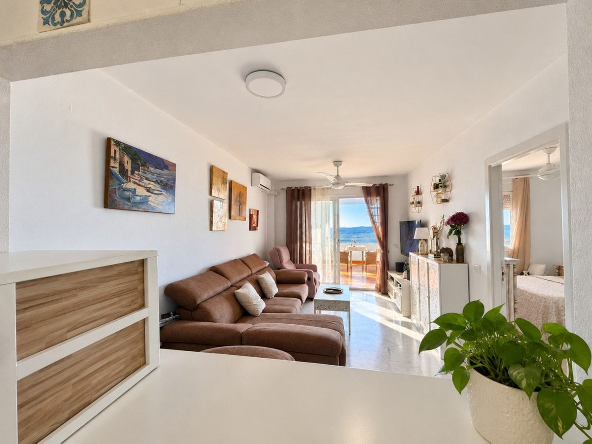 3 Bed Middle Floor Apartment in Doña Julia