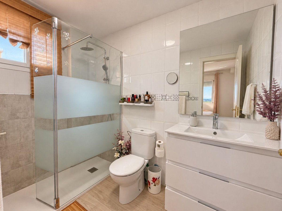 3 Bed Middle Floor Apartment in Doña Julia