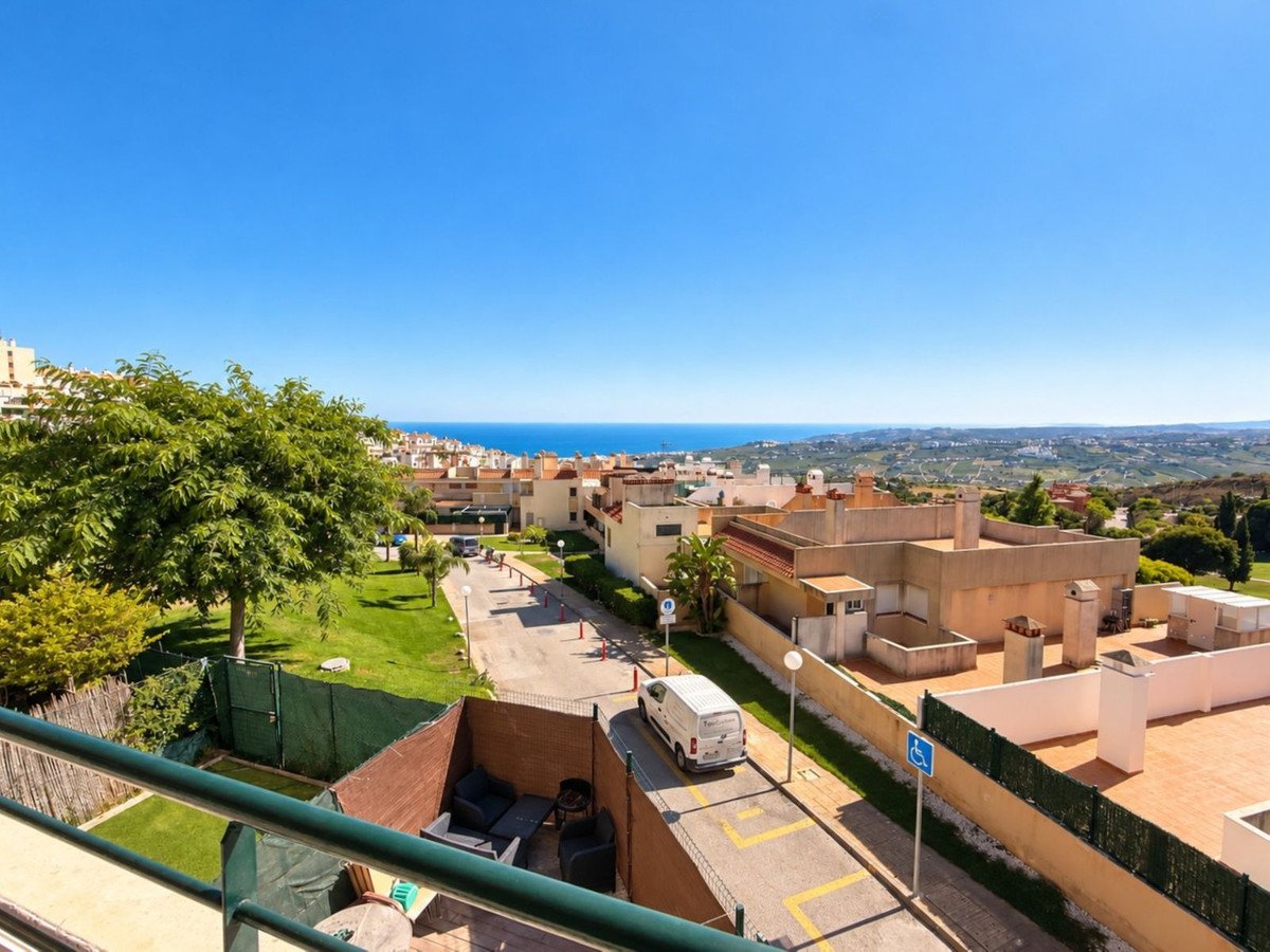3 Bed Middle Floor Apartment in Doña Julia