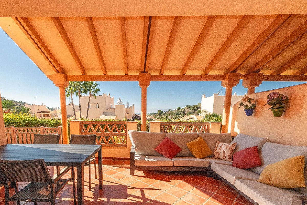 2 Bed Ground Floor Apartment in Elviria
