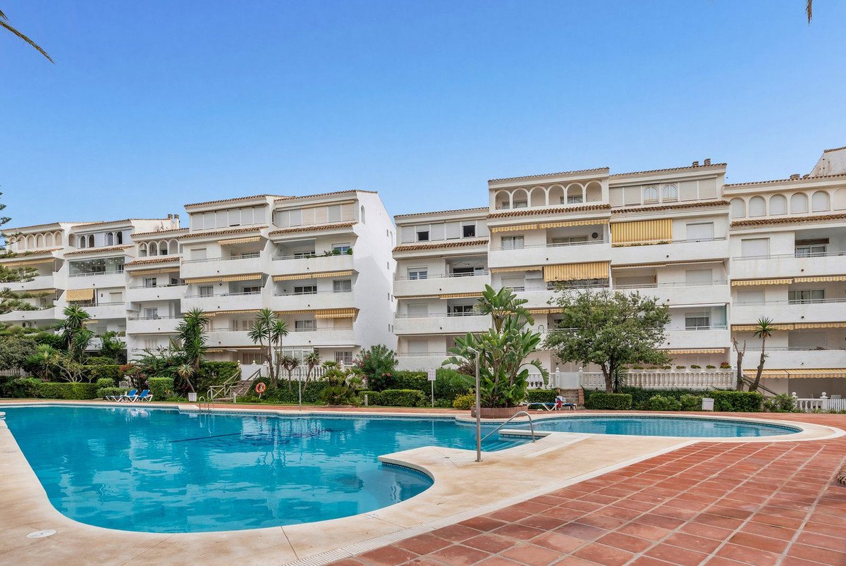 2 Bed Top Floor Apartment in Marbesa
