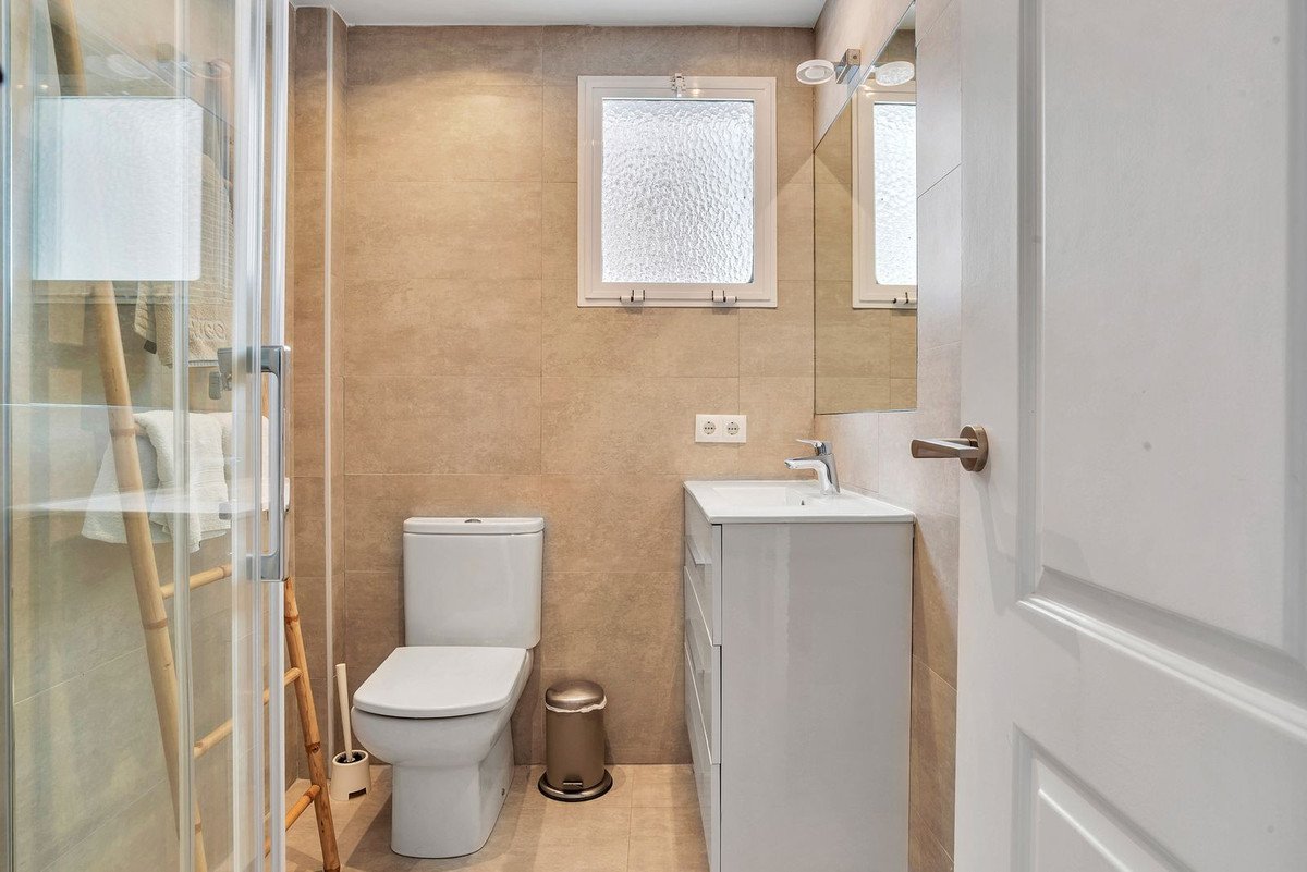 2 Bed Top Floor Apartment in Marbesa