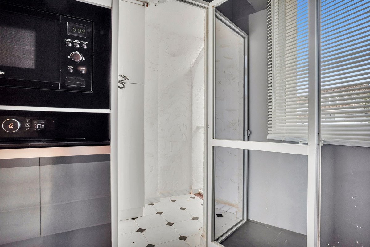 2 Bed Top Floor Apartment in Marbesa