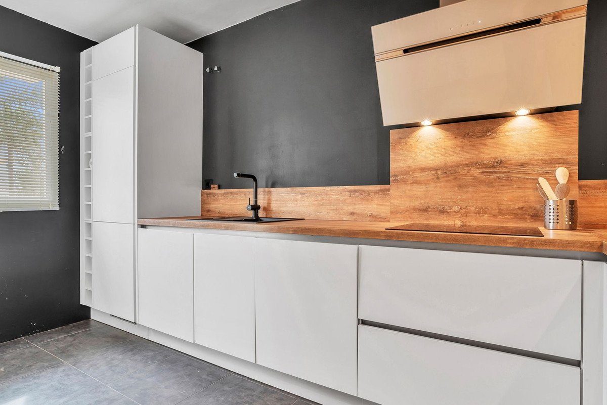 2 Bed Top Floor Apartment in Marbesa