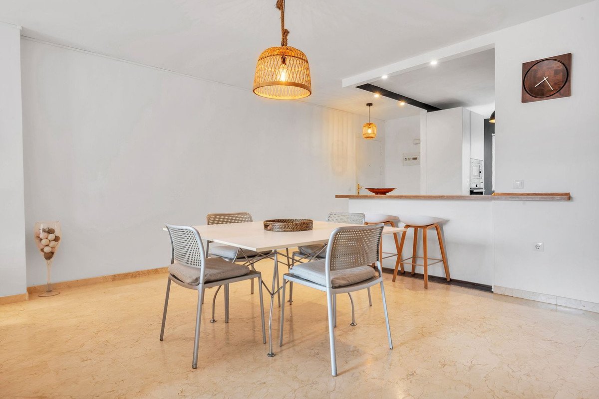 2 Bed Top Floor Apartment in Marbesa