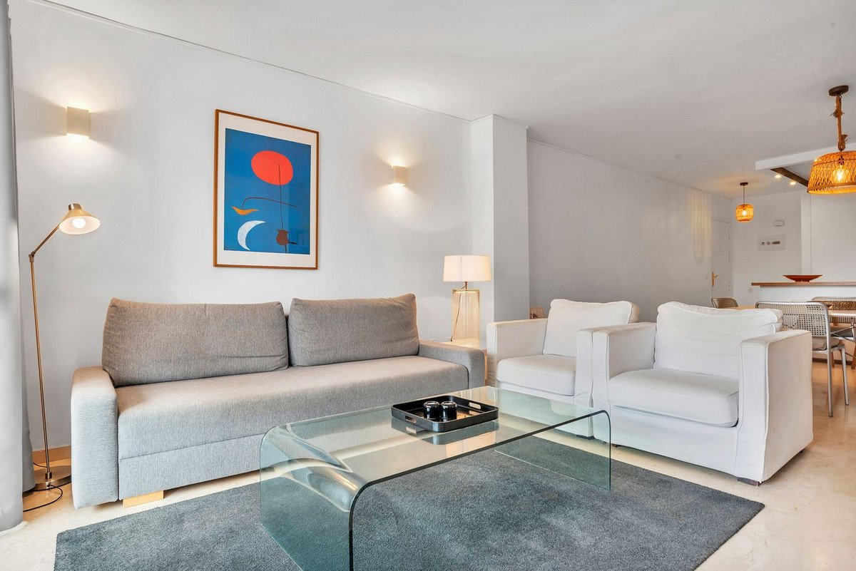 2 Bed Top Floor Apartment in Marbesa