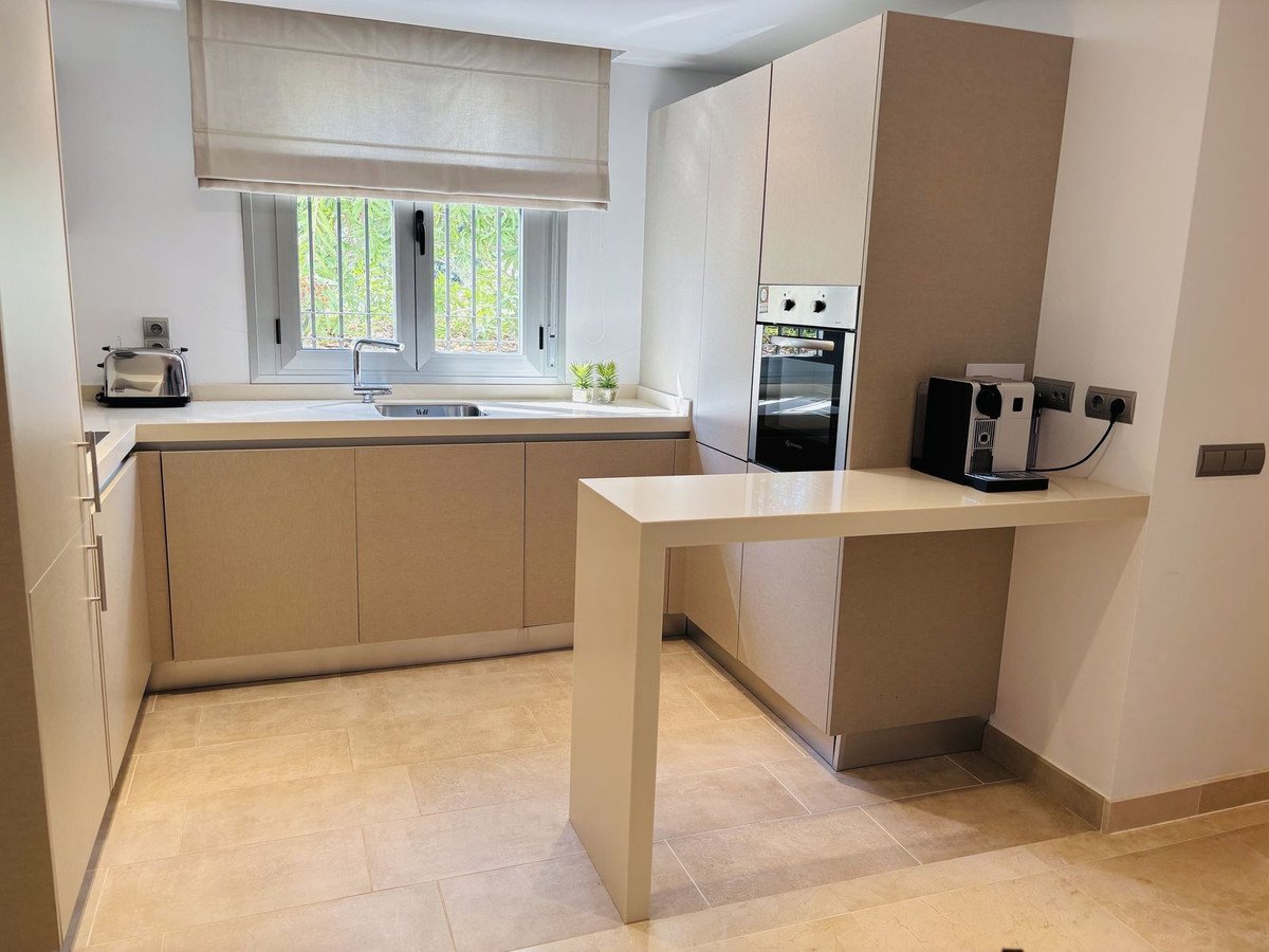 3 Bed Ground Floor Apartment in La Mairena