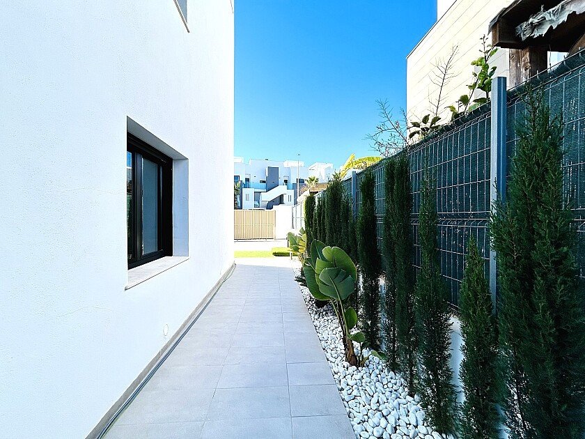 3 Bed Detached Villa in Urbanización El Raso