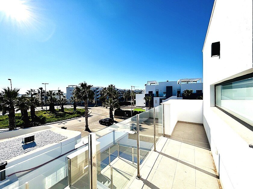 3 Bed Detached Villa in Urbanización El Raso