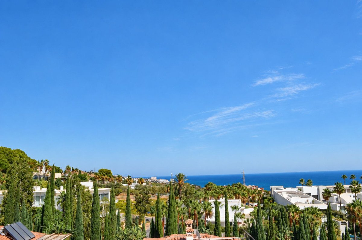2 Bed Penthouse in Higueron