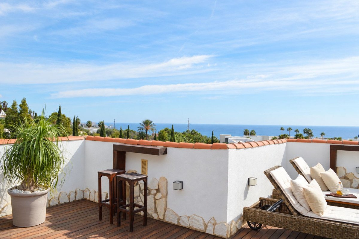2 Bed Penthouse in Higueron