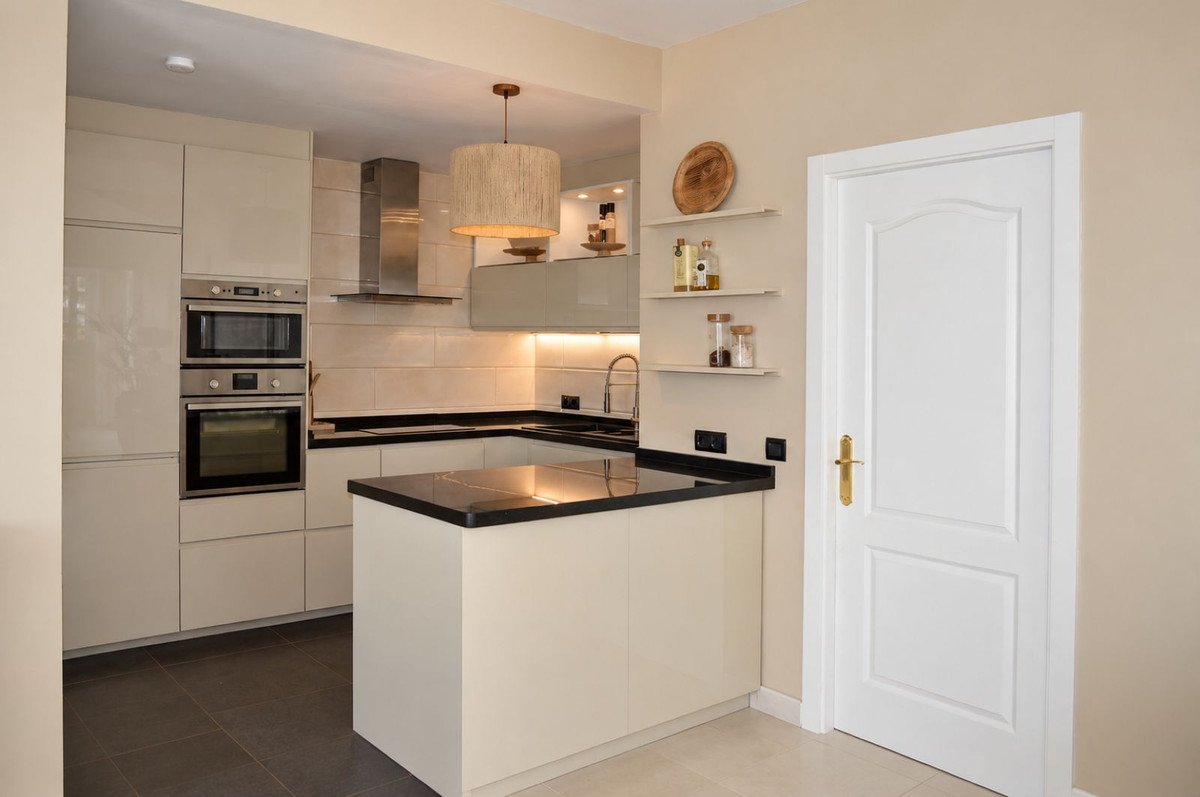2 Bed Penthouse in Higueron
