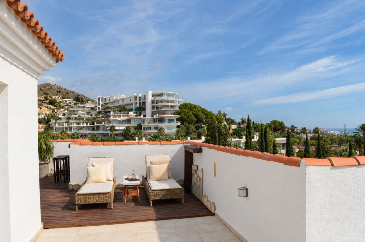2 Bed Penthouse in Higueron