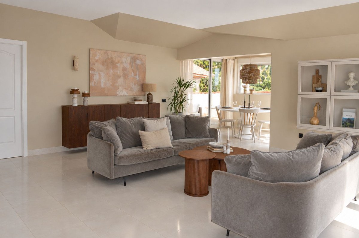 2 Bed Penthouse in Higueron