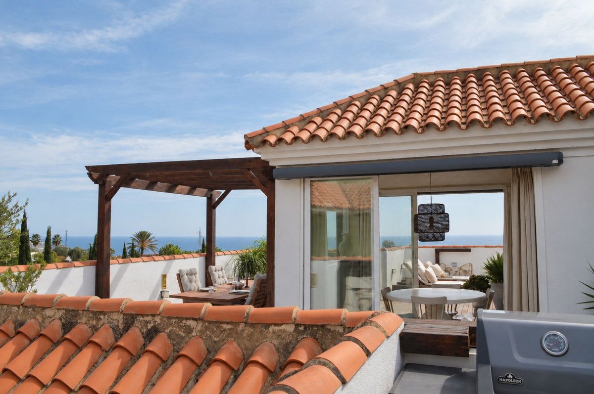 2 Bed Penthouse in Higueron