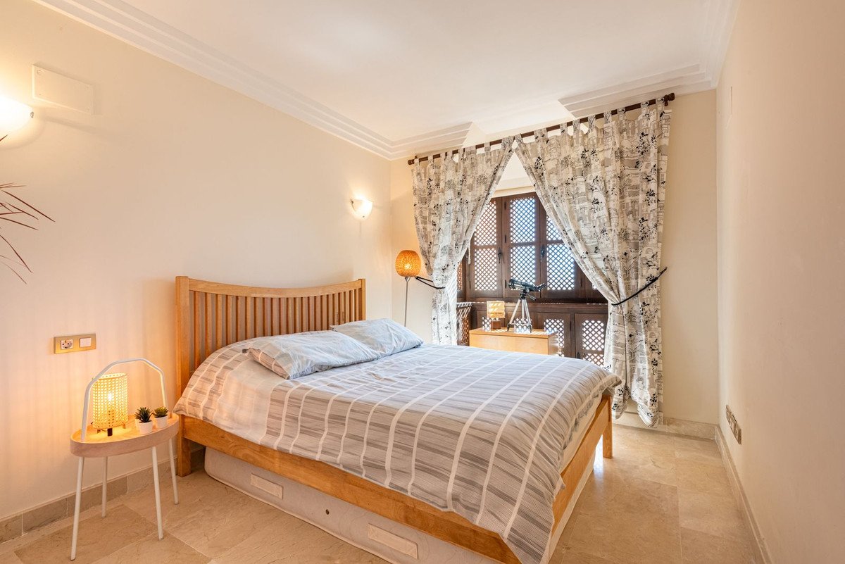 3 Bed Penthouse Duplex in New Golden Mile