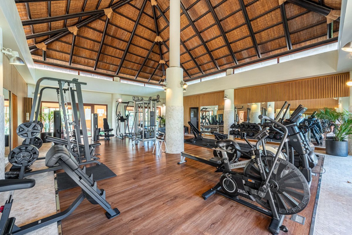 3 Bed Penthouse Duplex in New Golden Mile