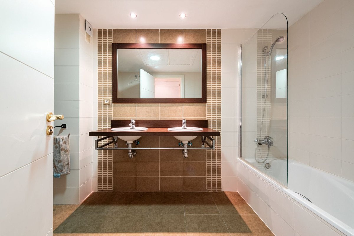 3 Bed Penthouse Duplex in New Golden Mile