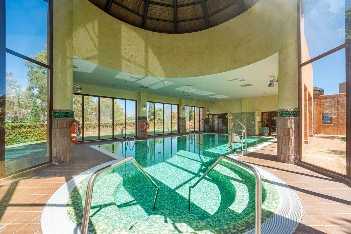 3 Bed Penthouse Duplex in New Golden Mile