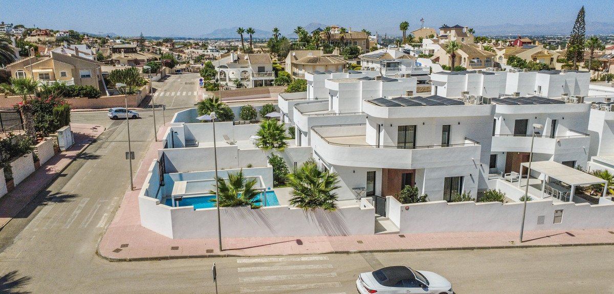4 Bed Detached Villa in Ciudad Quesada
