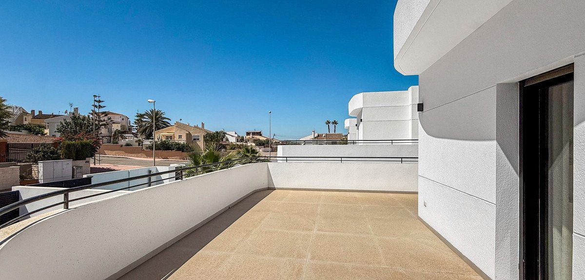 4 Bed Detached Villa in Ciudad Quesada