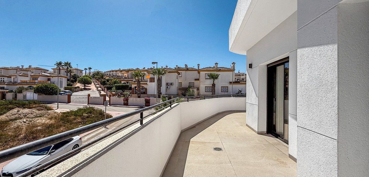 4 Bed Detached Villa in Ciudad Quesada