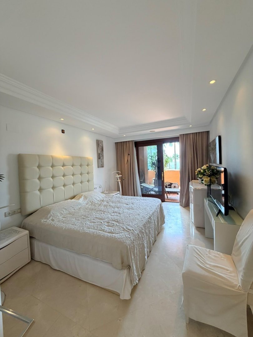 2 Bed Middle Floor Apartment in New Golden Mile