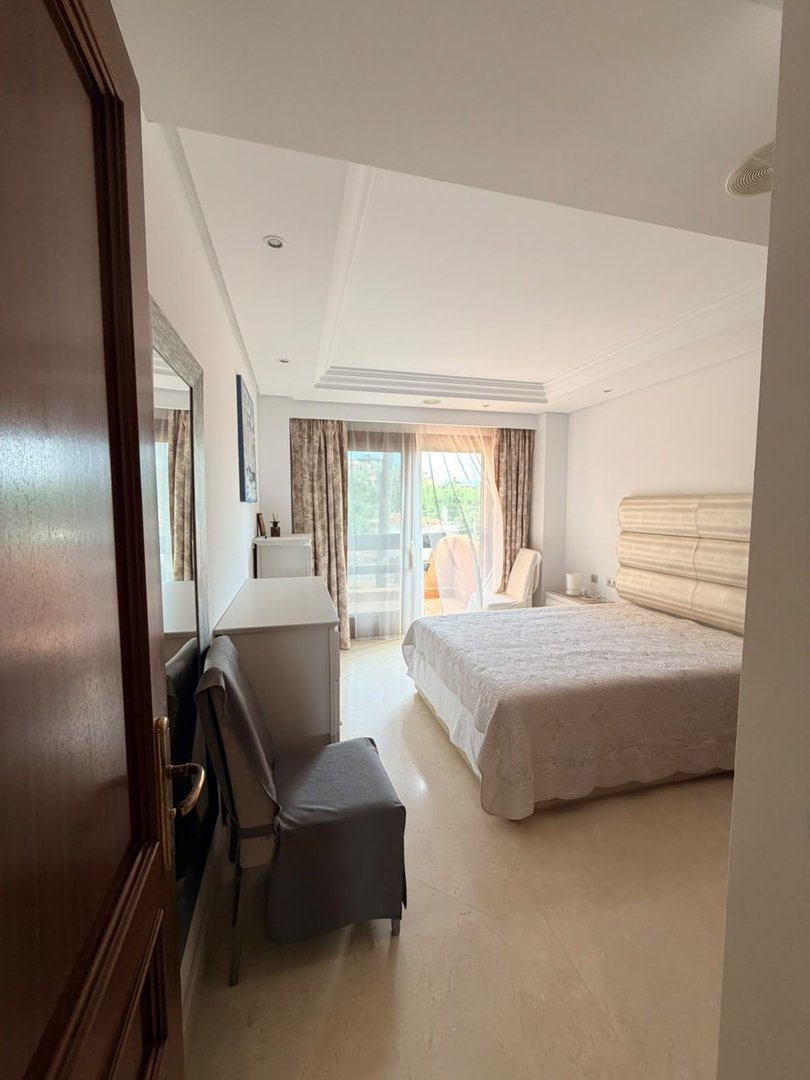 2 Bed Middle Floor Apartment in New Golden Mile