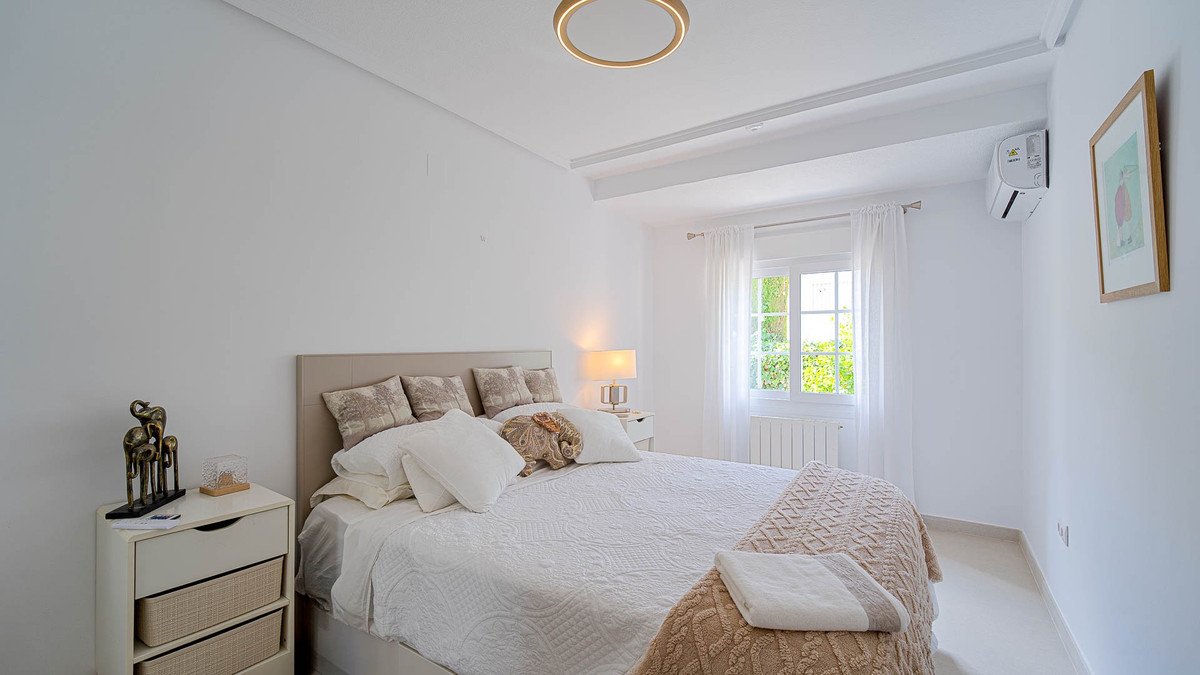 3 Bed Detached Villa in Villamartin