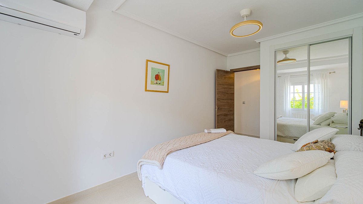 3 Bed Detached Villa in Villamartin
