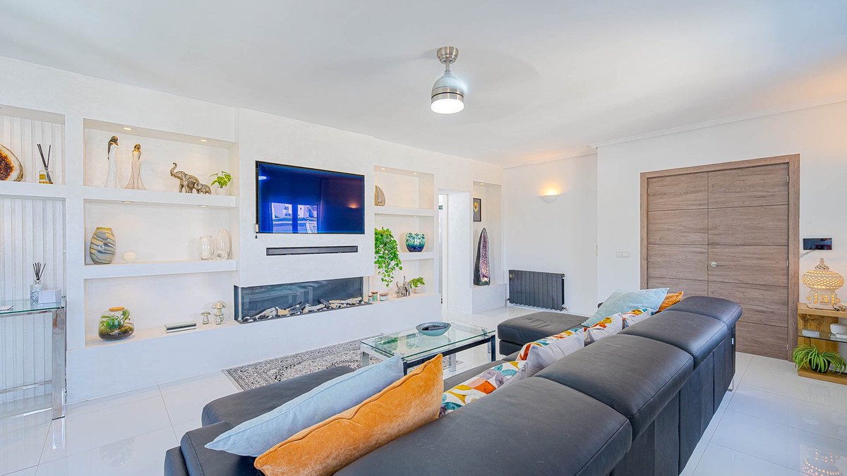3 Bed Detached Villa in Villamartin