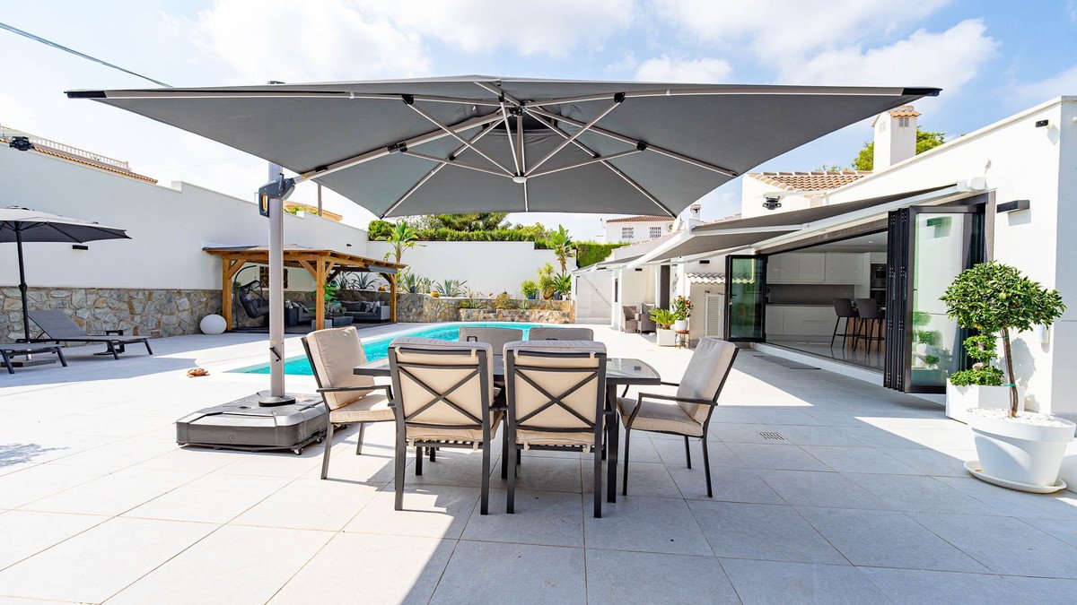 3 Bed Detached Villa in Villamartin