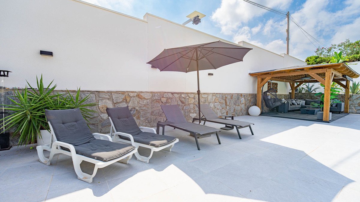 3 Bed Detached Villa in Villamartin