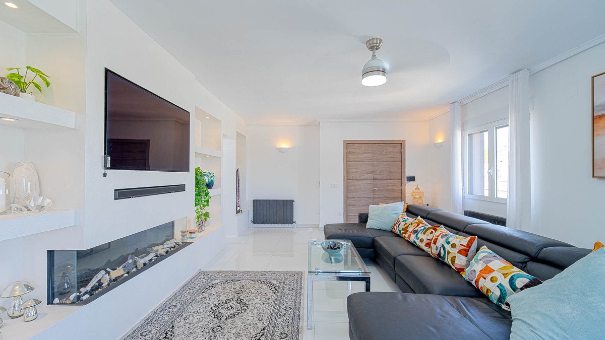 3 Bed Detached Villa in Villamartin