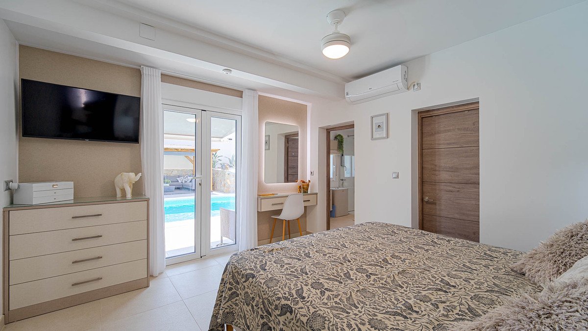 3 Bed Detached Villa in Villamartin