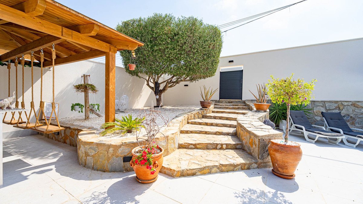 3 Bed Detached Villa in Villamartin