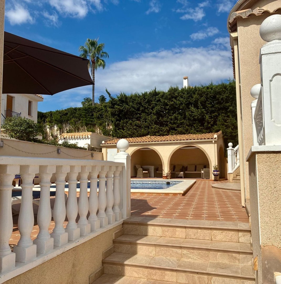 5 Bed Detached Villa in La Zenia