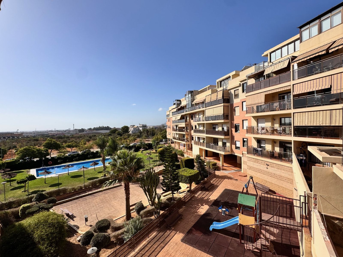3 Bed Middle Floor Apartment in Teatinos