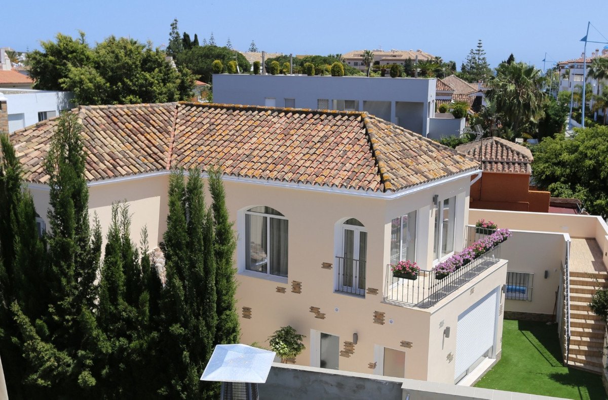 4 Bed Detached Villa in San Pedro de Alcántara