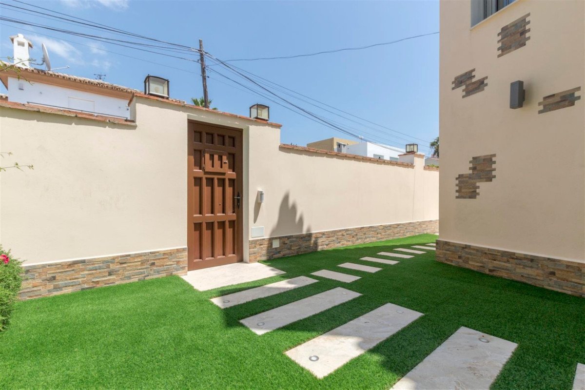 4 Bed Detached Villa in San Pedro de Alcántara