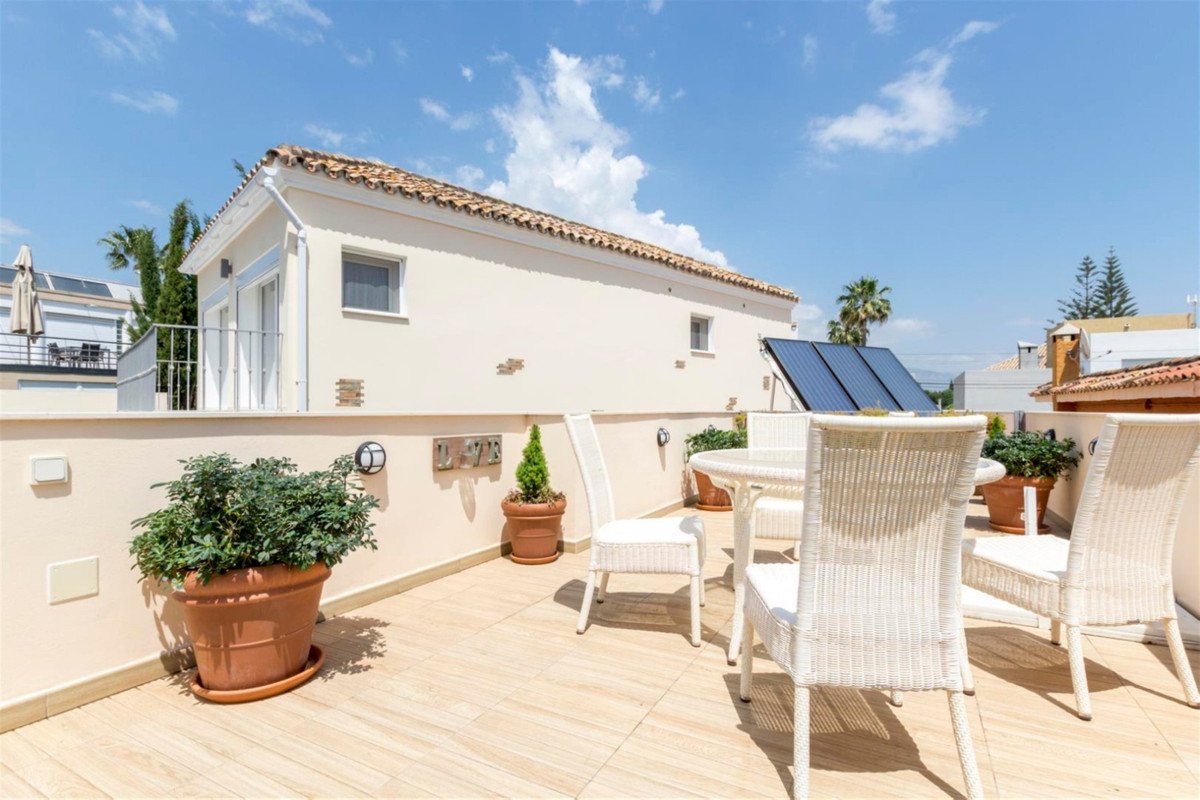 4 Bed Detached Villa in San Pedro de Alcántara